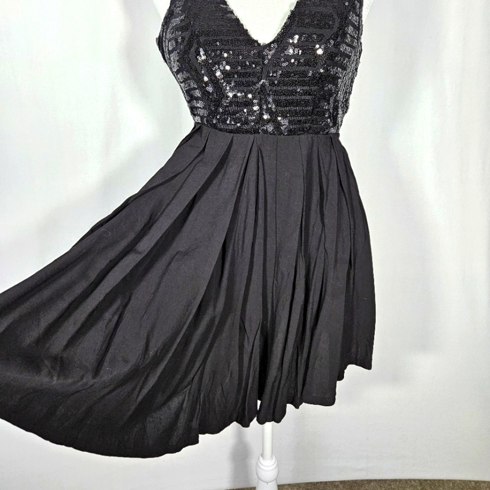 O. Vianca Women's Black A-Line Sequined Chriss-Crossed Back Mini Dress Size L. - Picture 5 of 12